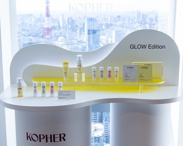 今回新登場のGLOWシリーズ。その日の肌に合ったパウダーを選んで美容液と混ぜて使用する商品