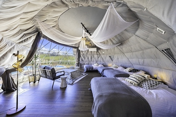 ドームの中は天蓋があって、写真映えするかわいい室内