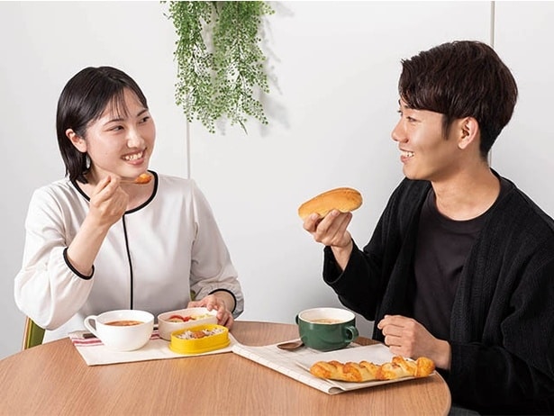 弁当やパンにスープをプラスすることで、栄養バランスや満足度がアップ