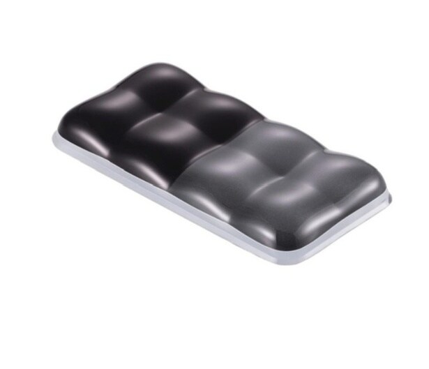 おっ、デスクが一気に快適！ツートンカラーで映える【エレコム】リストレストをAmazonでチェック‼