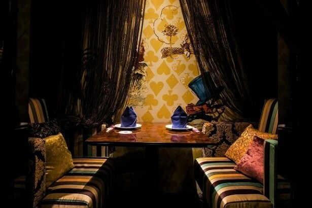 アリスの夢。ひと席しかないVIP席