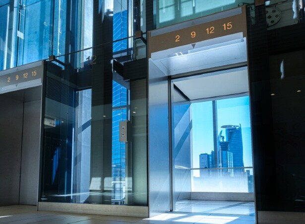 シャトルエレベーターは展望型のエレベーターである