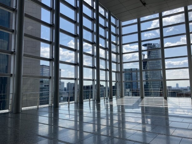 天井が高いので、迫力満点だ