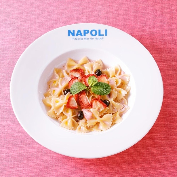 「ピッツェリア マルデナポリ」のいちごのファルファッレ