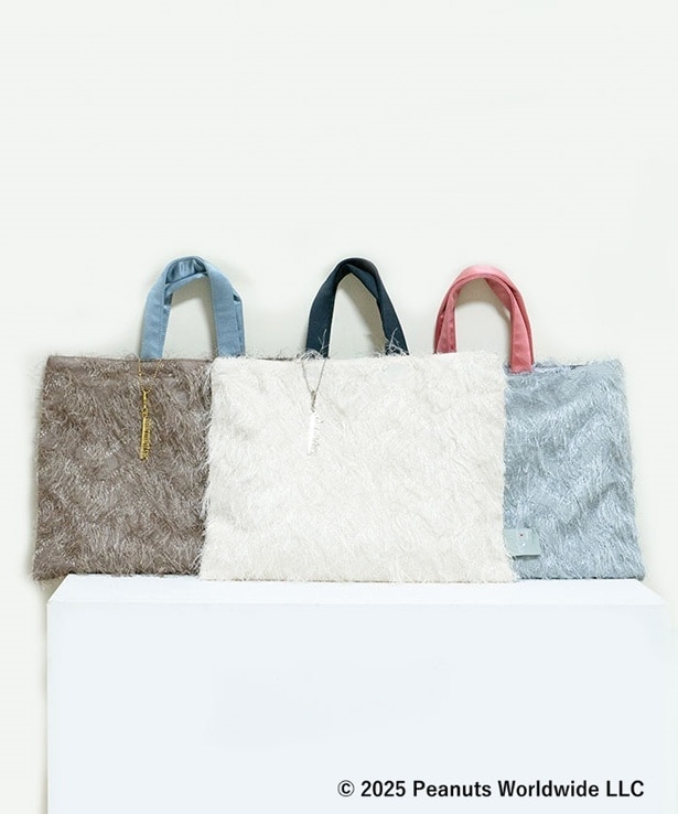 Sサイズが33×25センチ。Ⅿサイズが40×30センチ。どのカラーもかわいくて迷ってしまいそう!