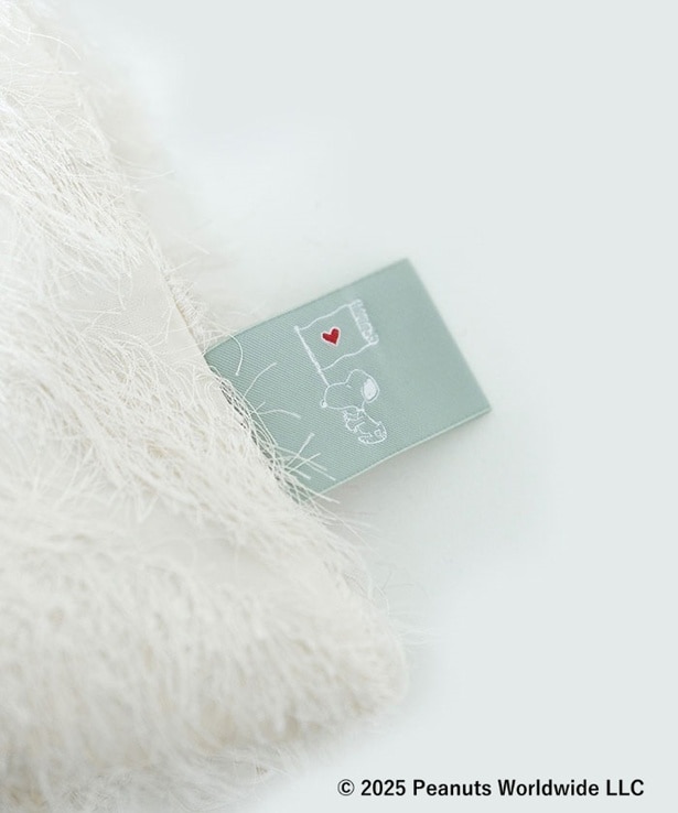 タグにはハートのフラッグを掲げたスヌーピーも!