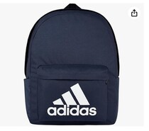 これ、毎日使いにちょうどよすぎ！ 軽くて背負いやすく、コーデにもすっとハマる【アディダス】のクラシックバックパック。 通学もお出かけも任せたい定番リュックを、Amazonでチェックしてみて！