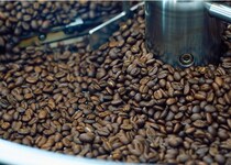 コーヒーで旅する日本／関東編｜ただ実直に豆に向き合う。この道60年の焙煎士が伝えたいスペシャルティコーヒーの本当のおいしさとは「さかい珈琲」