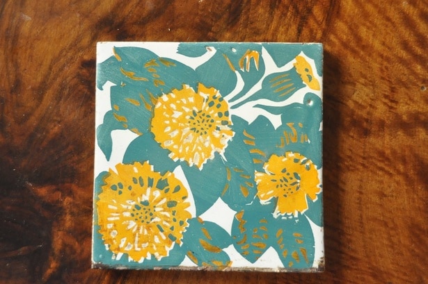 ＜世界初公開＞オリジナル・カサ・ビセンスのタイル カーネーション