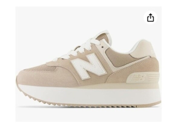 レトロなシャークソールが街に映える。季節を問わず活躍する【ニューバランス】のスニーカーがAmazonに登場中‼