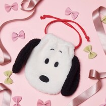 スヌーピーのオフィシャルオンラインショップで買えるもこもこあったか小物をチェック！寒い冬をかわいく乗り切ろう