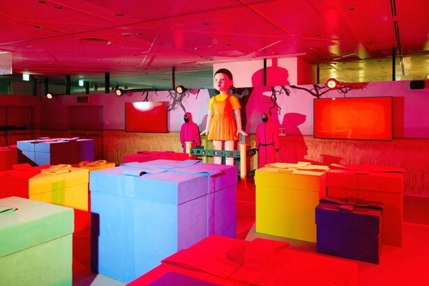 【写真】「RED LIGHT, GREEN LIGHT(だるまさんがころんだ)」