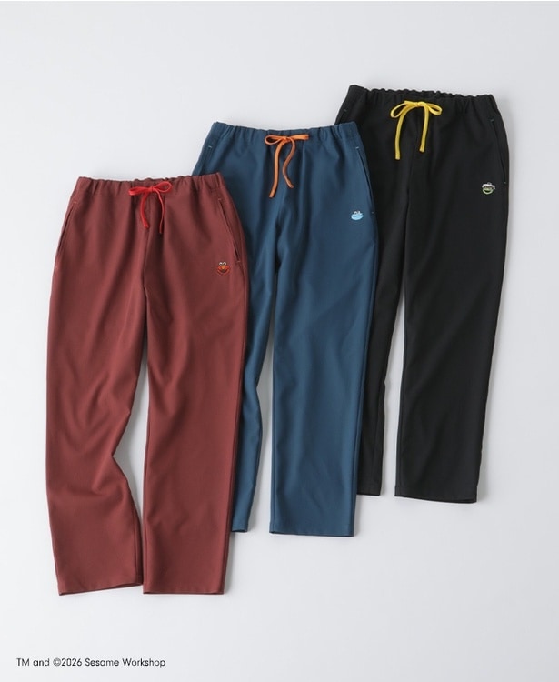 「Scrub Canvas Club:SESAME STREETスクラブパンツ」(各1万3090円)