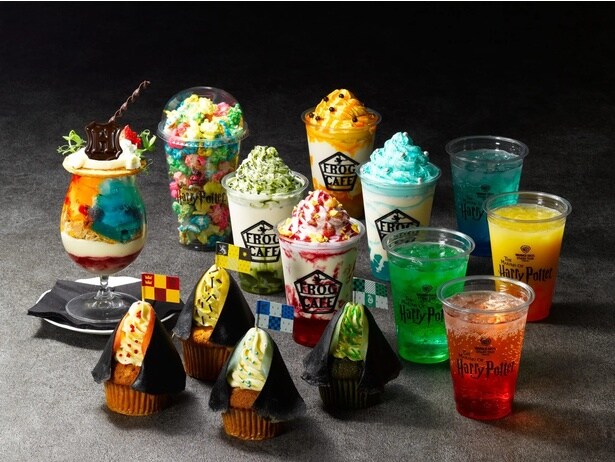 4寮それぞれの個性を表現した限定フード＆ドリンクが勢ぞろい。推し寮カラーを選んで楽しもう