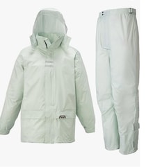 リュックごと守る、防水性と快適さを備えたレインスーツ【リプナー】のレインスーツがAmazonに登場中‼