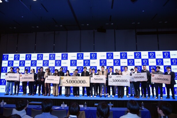 若い才能が集結した「CAPCOM GAMES COMPETITION」表彰セレモニーの様子