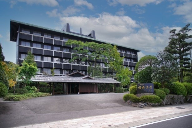 嬉野温泉でお茶風呂といえば和楽園だ