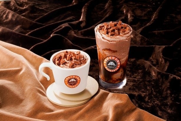 「カフェ オ ショコラ」(左)と「カフェ オ ショコラ スムージー」(右)