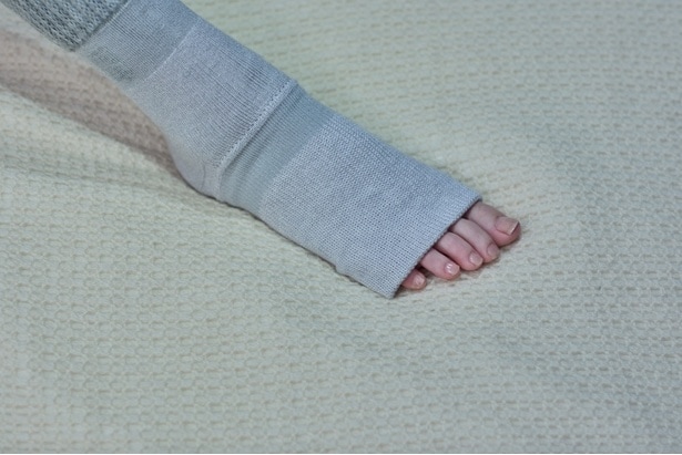 「つま先オープン設計」で熱の発散を促す