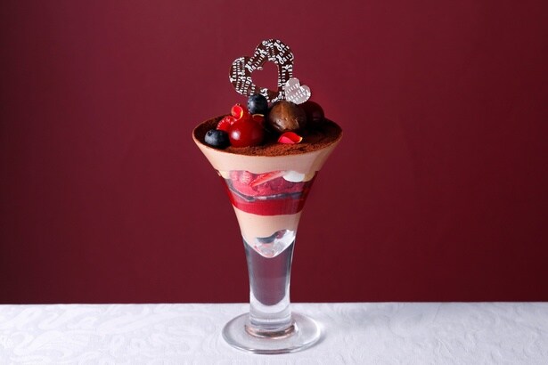 ベリーとショコラのバレンタインパフェ(2800円)