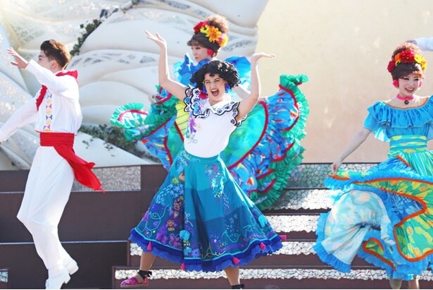 【写真】エネルギッシュなダンスで会場を盛り上げる、東京ディズニーシー初登場のミラベル