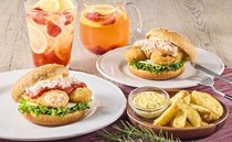 まるで洋食店の味！贅沢過ぎるカニの旨味を堪能！フレッシュネスバーガー冬の新作はカニクリームコロッケバーガー