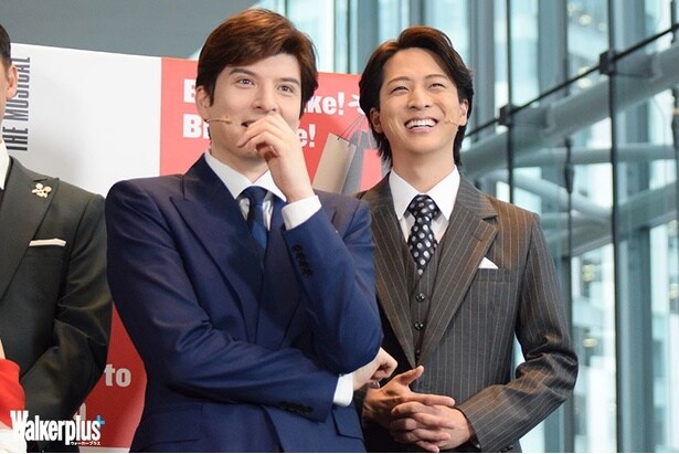 エドワード役の城田さんとスタッキー役の寺西さんは会見でも仲の良さがにじみ出ていた