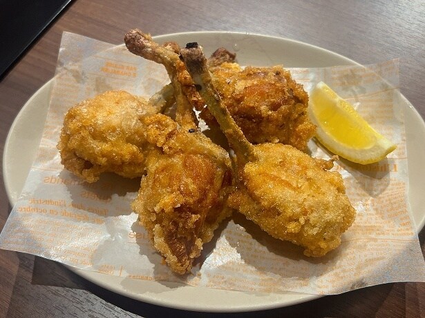 「骨付きチューリップのジューシーフライ」(2本350円、4本650円、6本950円)
