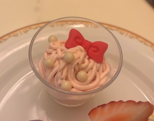 桜餡を練り込んだ「桜のモンブラン」は、ほんのりと桜が香る