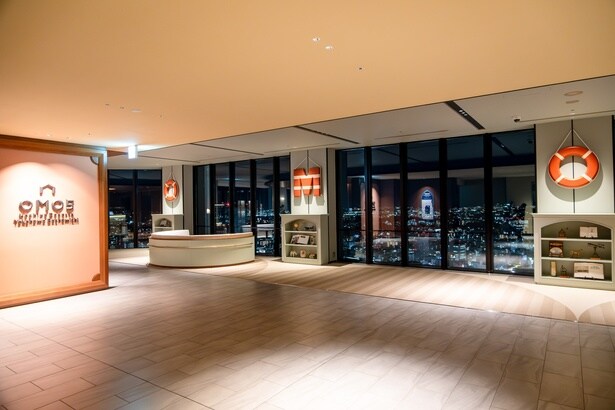 「OMOベース」は、宿泊者以外も楽しめるパブリックスペースになっている