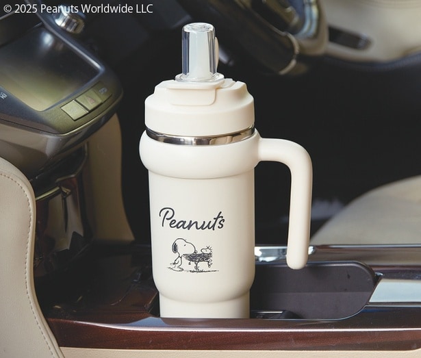 830ミリリットルタイプは一般的な車のドリンクホルダーにも対応