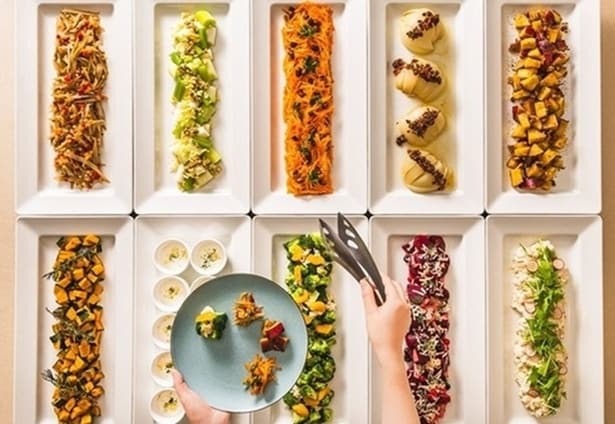 プレートに盛り付けて楽しむ「カラフルオードブルバリエ」