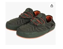 冬でもサンダル感覚。簡単にポカポカ足元【ニューバランス】のシューズがAmazonに登場中‼