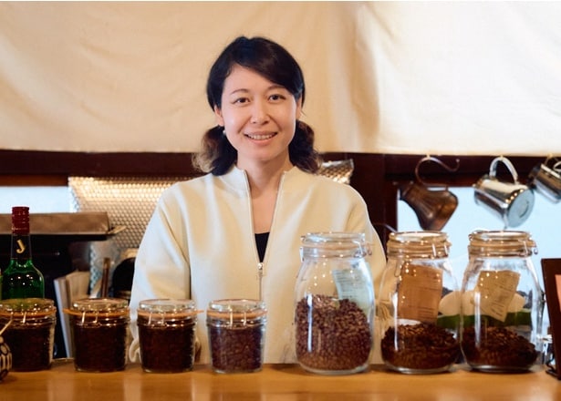 店主のしば田ゆきさん。大学在学中には「タリーズコーヒー」で働いた経験も