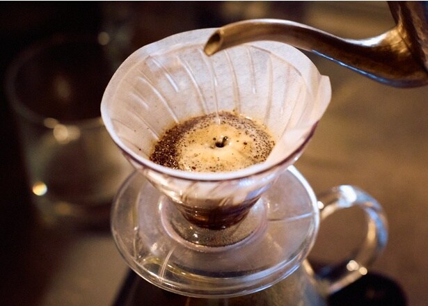 約6種類のドリッパーを駆使して、豆の味わいが最も出せる抽出方法を見つける