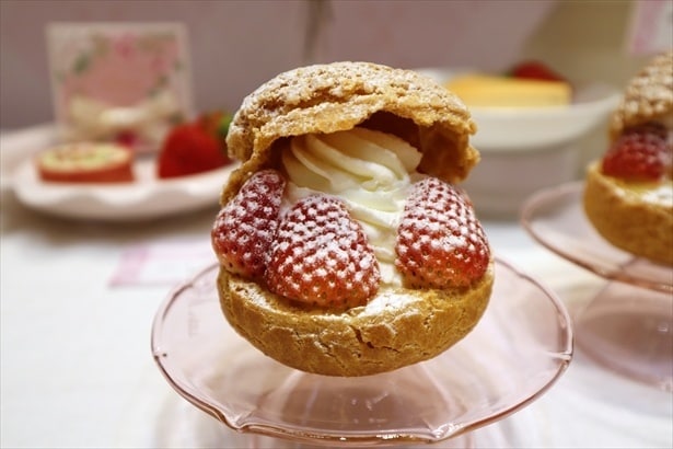 苺シュークリーム(サードシュガー) 1個570円　※2月28日(土)まで