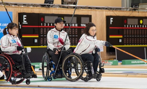車いすカーリングの試合の様子
