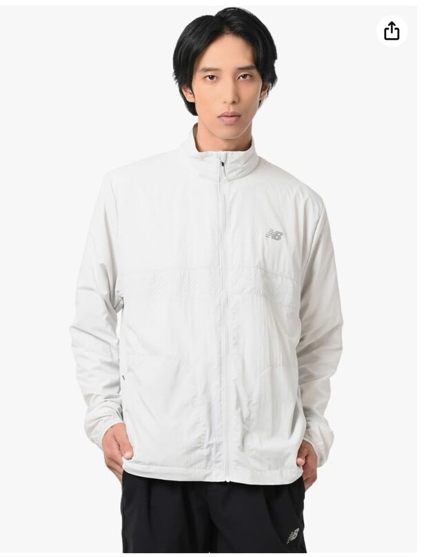 さっと羽織れてすぐしまえる、軽さがうれしいパッカブルジャケット【ニューバランス】のジャケットがAmazonに登場中‼