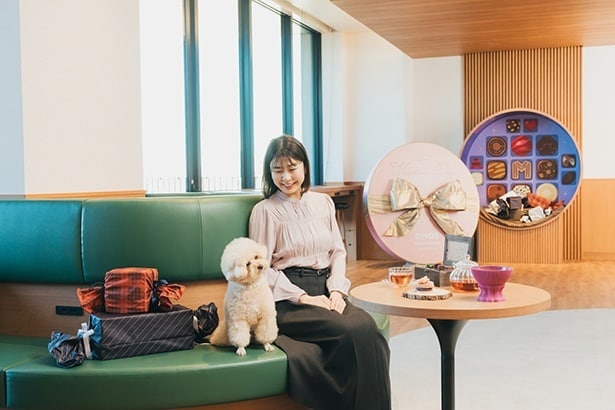 愛犬とスイーツやフォトスポットでの撮影を楽しむ「バレンタインドッグラウンジ」が、OMO5東京五反田に初登場！