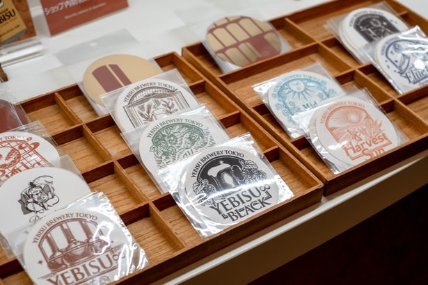 ビールラベルデザインのステッカー(各500円)