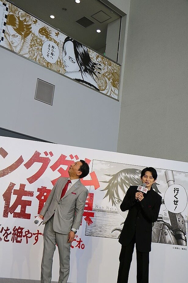 空港内の装飾に登場しているキャラについて「けっこう渋めのキャスティングだと思う」(本郷さん)