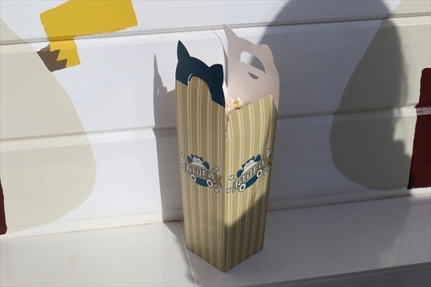 カビゴンポップコーン(バーベキュー味／ミルクキャラメル味、各500円)　オリジナルバケツがついたポップコーンボックスセットは4500円