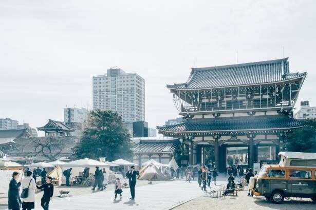 約100店舗が集結！都会の寺で焚き火と外遊びを楽しむ「URBAN NIGHT OWL 2026」とは？