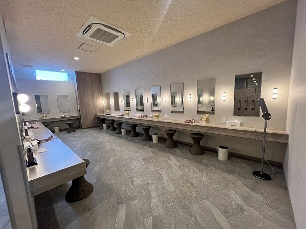 パウダールームも広々