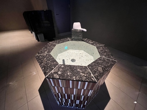 汗を流すときや水風呂の前にかけ水を利用するのもいい