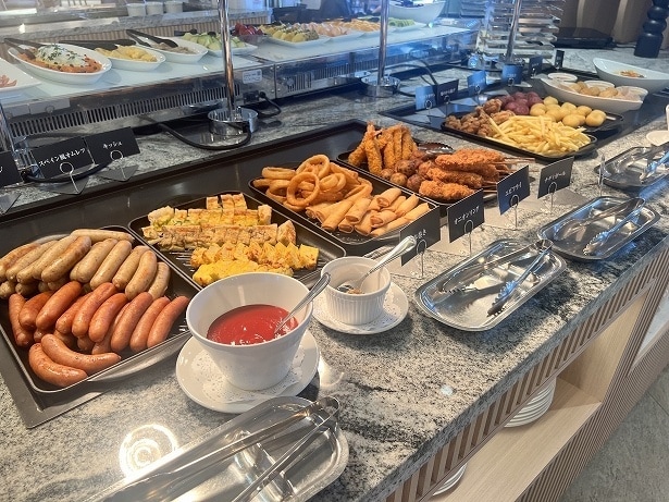 子ども向けのメニューも並ぶ