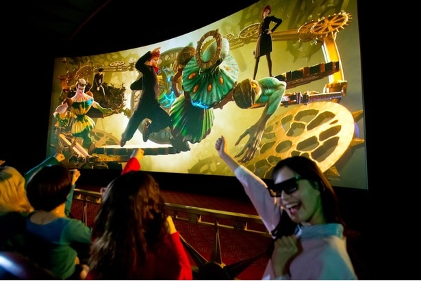 「呪術廻戦・ザ・リアル 4-D ～廻る時計台～」ではオリジナルキャラとの戦闘が目の前に