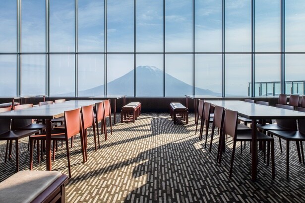 天気がよければ、大きな窓からは羊蹄山の美しい姿が