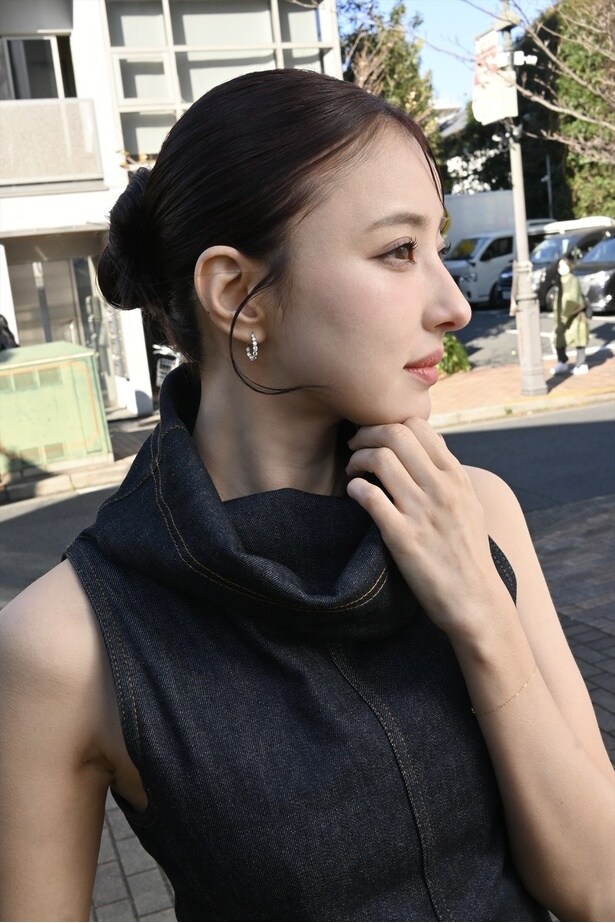 「1st写真集で『見られて恥ずかしい』と感じたのは、写真じゃなくて文章でした」