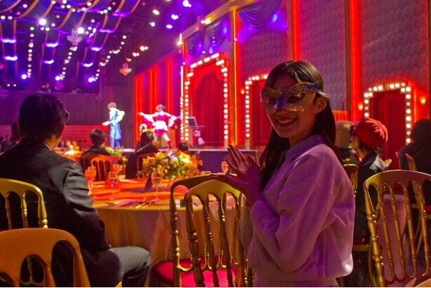 仮面を着けて物語に入り込もう